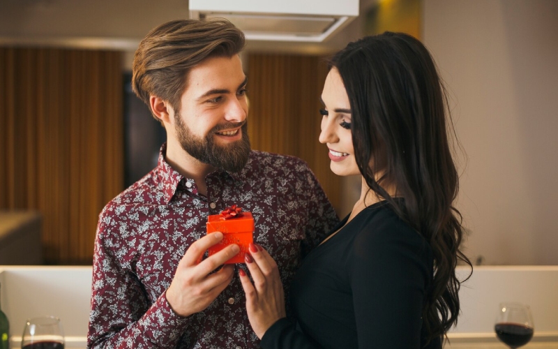 Why Singles Are More Likely to Meet a Partner Online